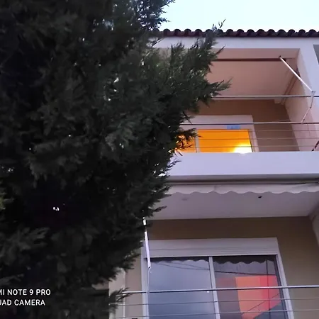 Breeze άνετη διώροφη από 4 έως 9 επισκέπτες *